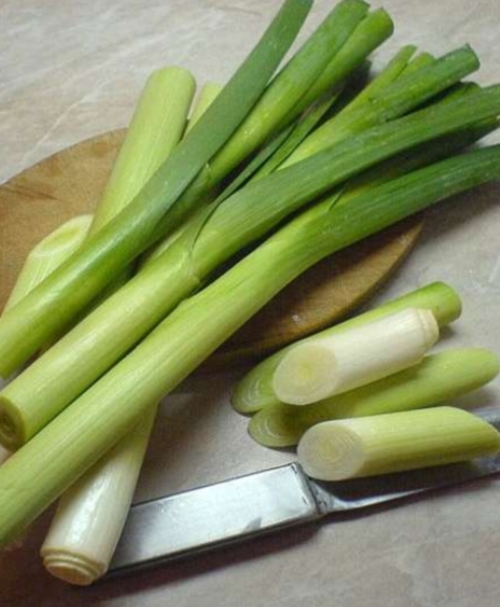 Pan-Fried Leeks and Walnuts with Lemon Thyme - Vegetarian Society