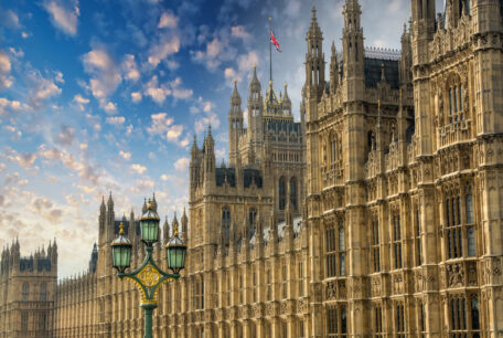 Westminster,Palace,Facade,Against,A,Blue,Sky.