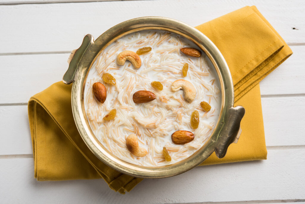 Vermicelli milk pudding with nuts & sweetened milk.